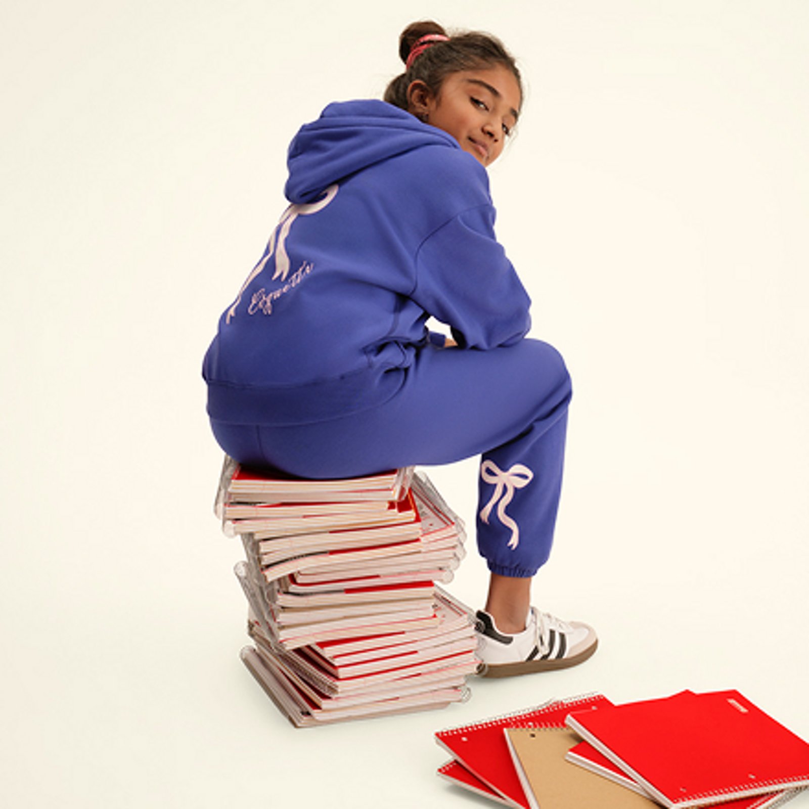 Hoodies & sweatshirts